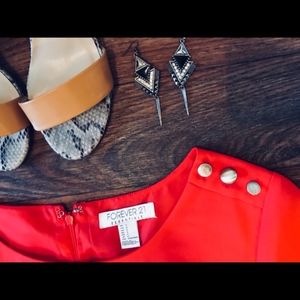 🔥 RED FOREVER 21 DRESS W/ GOLD BUTTONS - LRG 🔥